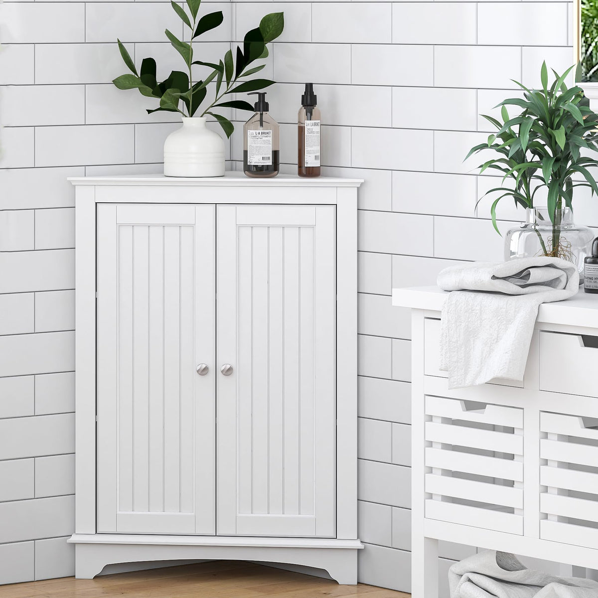 White Corner Bathroom Cabinet with Doors and Adjustable Shelf X71962