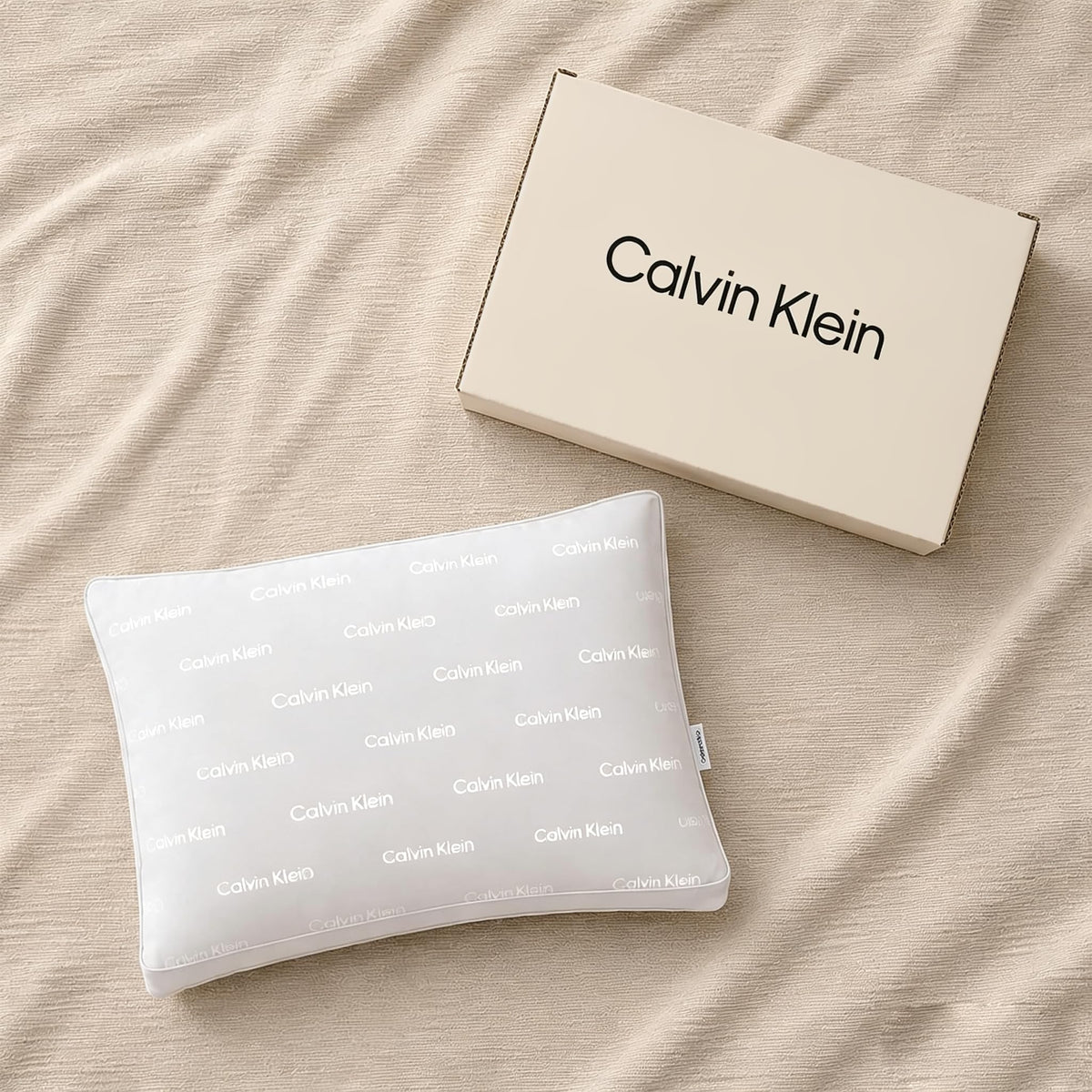 Queen Size Set of 2 Medium Soft Pillows U902709