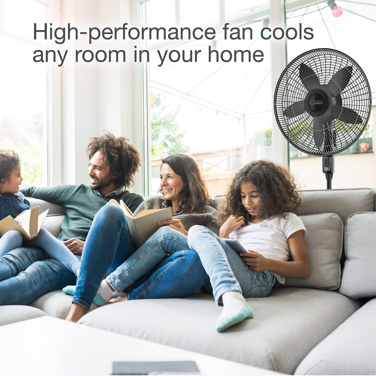 Oscillating Pedestal Fan, Adjustable Height, Remote Control, 4 Speeds, 18", Black R3682